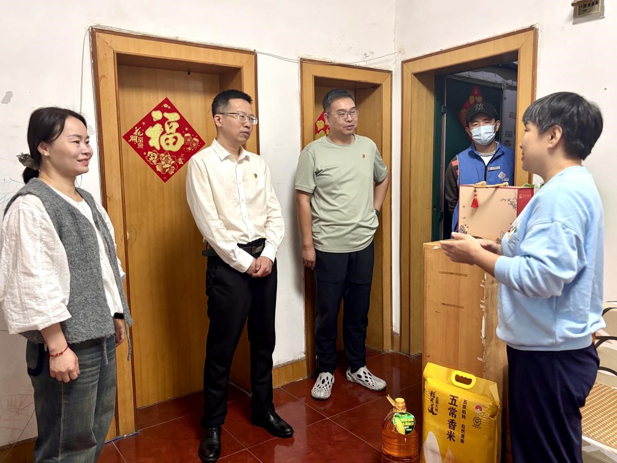 情暖双节 关爱相伴-1